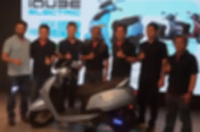 TVS iQube S akhirnya resmi diluncurkan, harga lebih murah Rp 23 juta dari versi sebelumnya.