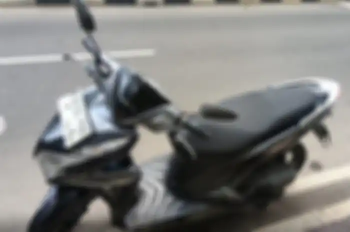 Motor seken Honda Vario KZR tahun 2013 buka harga Rp 2 jutaan, lokasi di Jakarta.