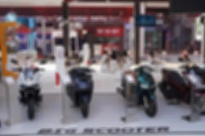 Booth Honda di Jakarta Fair Kemayoran 2025, banyak diskon dan potongan tenor untuk calon pembeli.