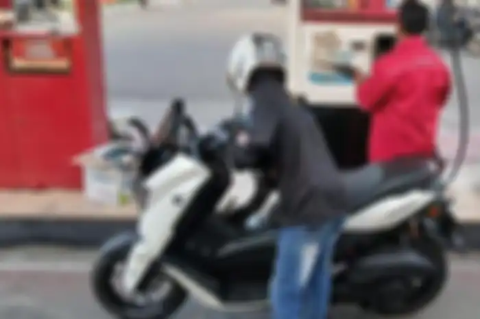 Yamaha NMAX Turbo pakai bensin RON 92 atau Pertamax.