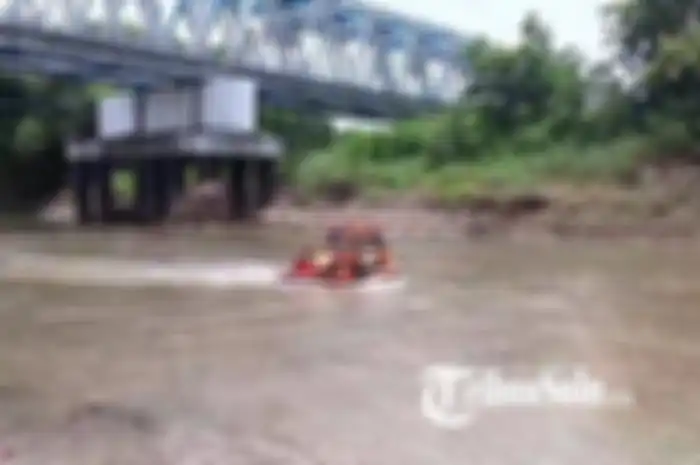 Jembatan Jurug disebut pertama dibangun pada 1913 dan rampung dua tahun kemudian. Banyak mitos dan legenda yang meliputinya (Tribun Solo)