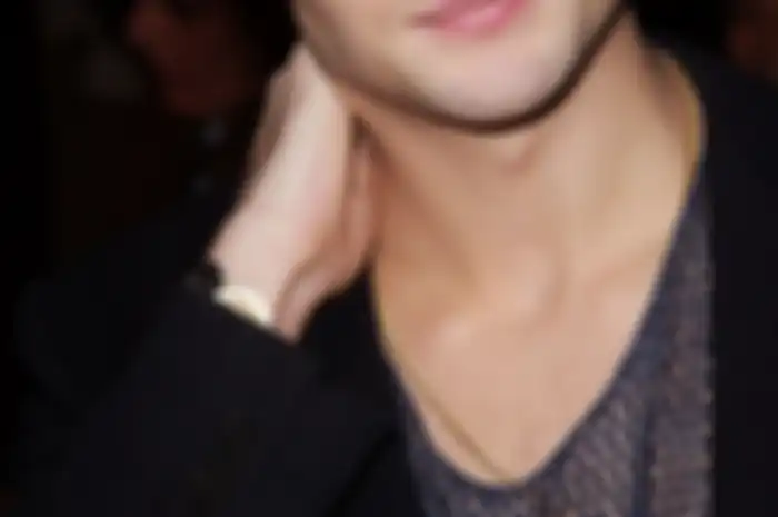 Douglas Booth: Anti Rokok & Narkoba