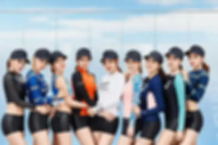 Pakaian renang ala TWICE