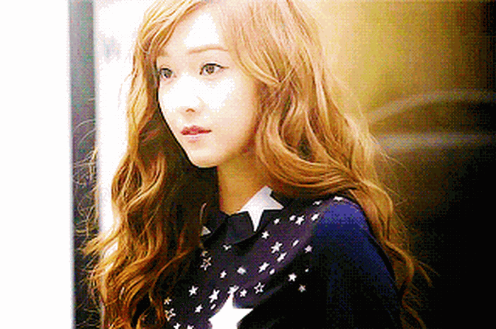 Contek Style dengan Warna Gelap ala Jessica Jung