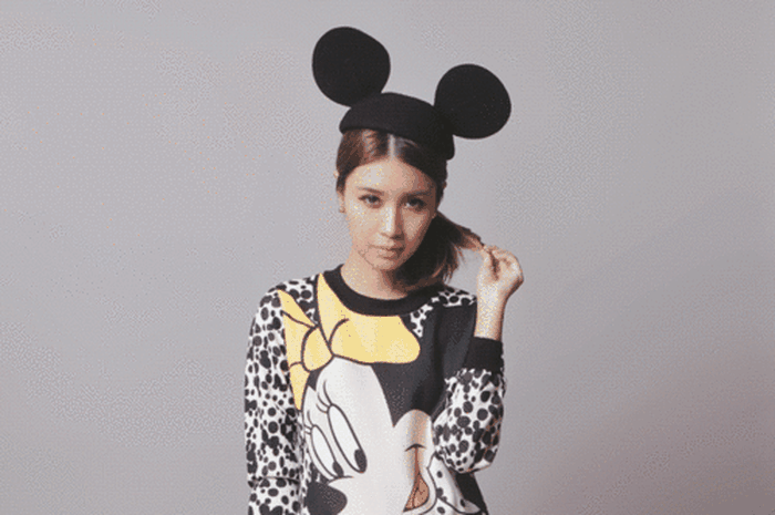 Tampil Stylish Dengan Motif Mickey Mouse