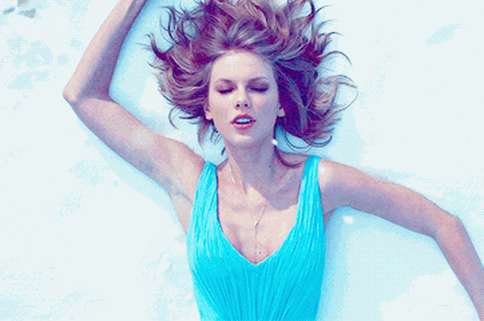 5 Hal Yang Mungkin Jadi Inspirasi Taylor Swift Untuk Video 'Out Of The Woods'