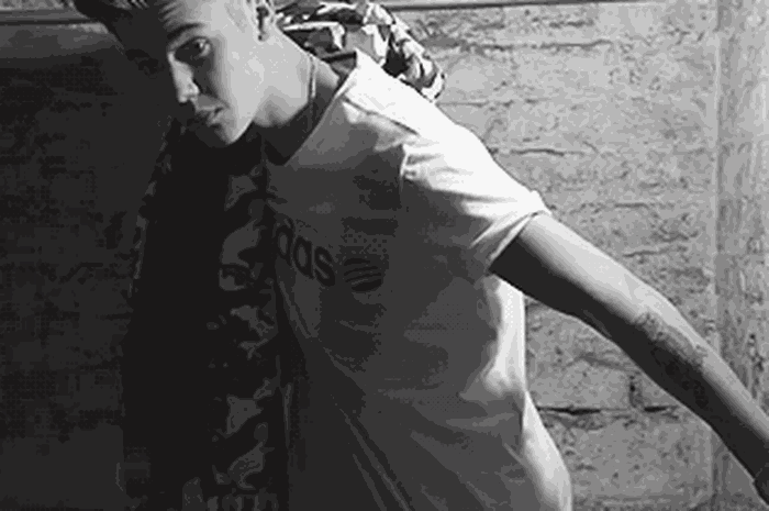 Pose-Pose Justin Bieber Sebagai Model Iklan