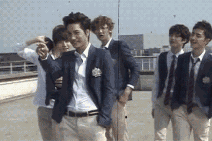 6 Kenangan Kpop Idol Yang Tak Terlupakan Dengan Guru