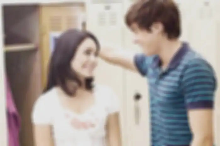 Asyiknya Sekelas Sama Pacar