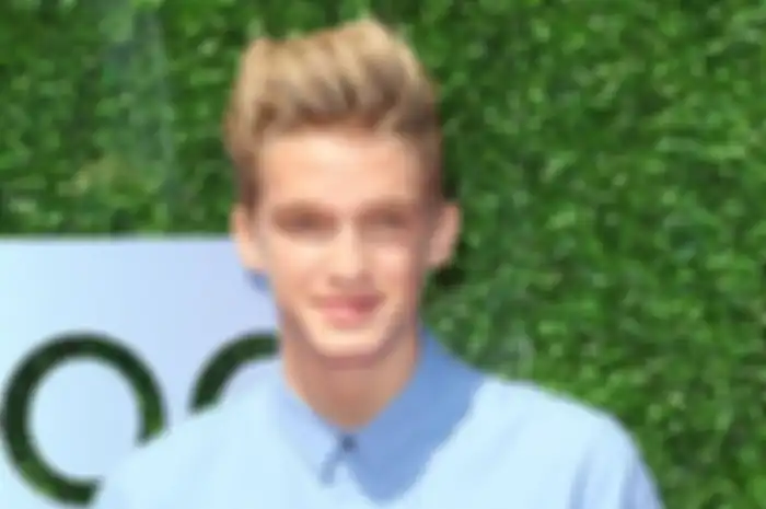 Cody Simpson: Buka-bukaan Lewat Buku