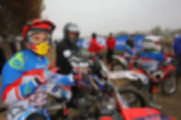Marc Marquez melatih anak-anak latihan trail
