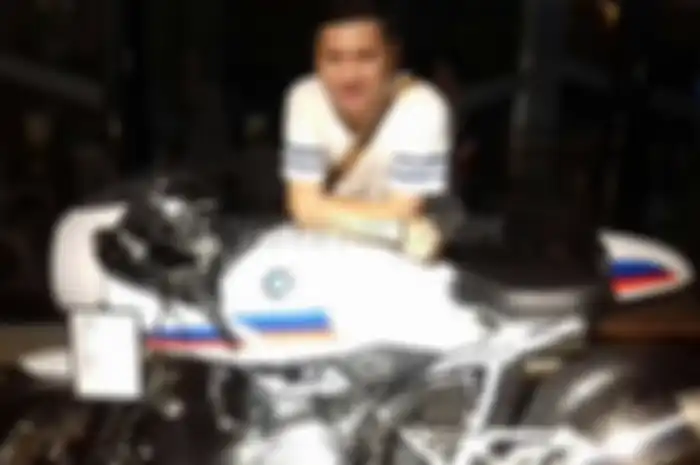 Begini Panggilan Sayang Gading Marten Ke Motor BMW R Nine T Miliknya, Kocak...