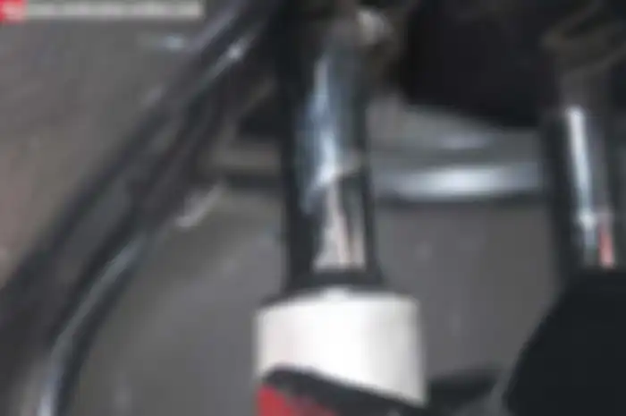 Apa Yang Bakal Terjadi Bila Mendekin Shockbreaker Depan Motor?