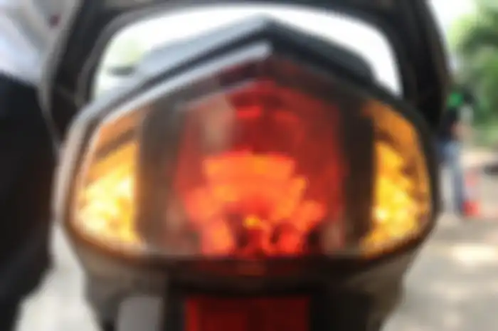 Begini nyala hazard di lampu belakang Yamaha Mio S