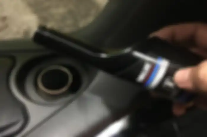 Serius nih, jika keseringan menggunakan carbon cleaner bisa berbahaya untuk mesin motor kita? Begini jawaban dari mekanik.