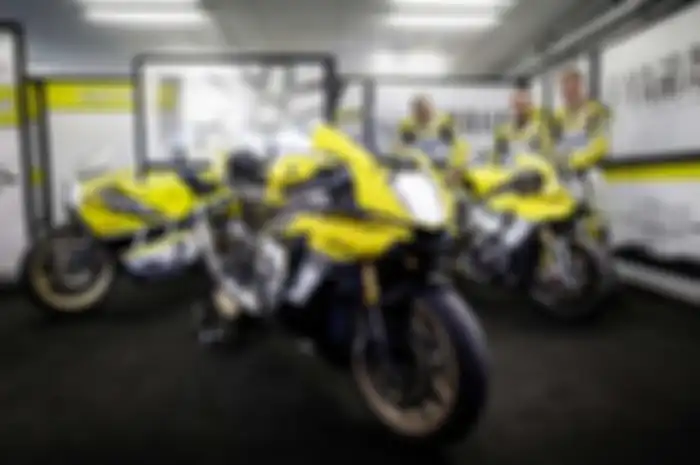 Sport Bike Yamaha Dengan Anniversary Livery