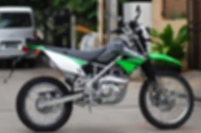 Motor Trail Kawasaki KLX