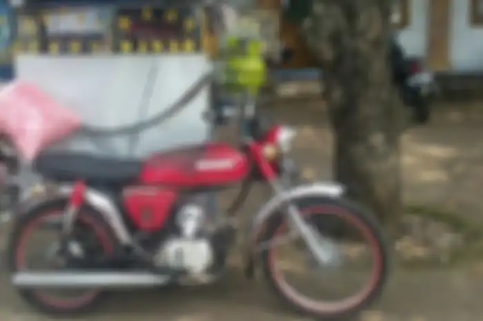 Motor lawas Suzuki A-100 Tahun 1980