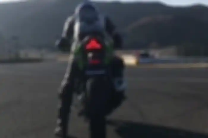 Test ride Kawasaki New Ninja 250 FI di Jepang.