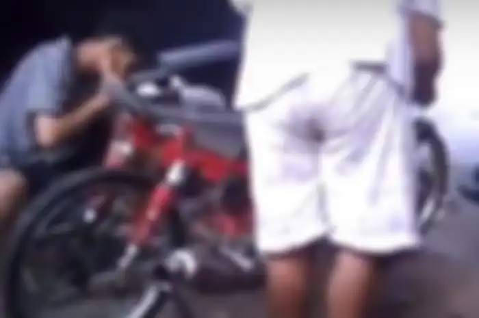 Saat digaspol, motor ini meledak mirip suara bom.