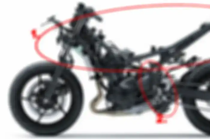 Rangka dalam lingkaran 1 dan 2 terpisah, dan digabungkan dengan baut. Rangka All New Kawasaki Ninja 