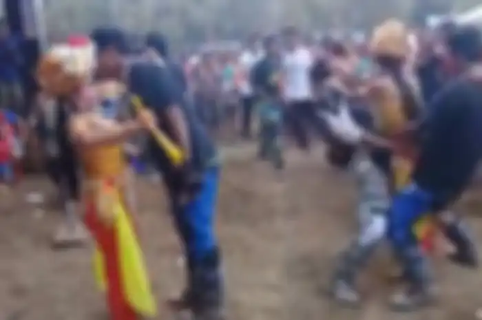 Aksi pelecehan terhadap penari Bali oleh rider