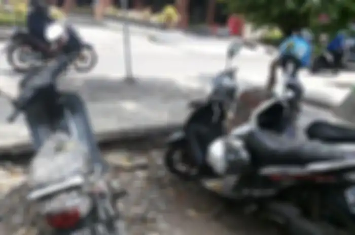 Ilustrasi motor terkena kotoran burung.
