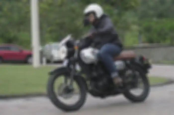 Test Ride Kawasaki W175