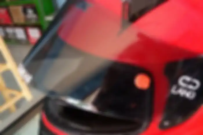Perhatikan cara merawat visor helm biar enggak cepat rusak.