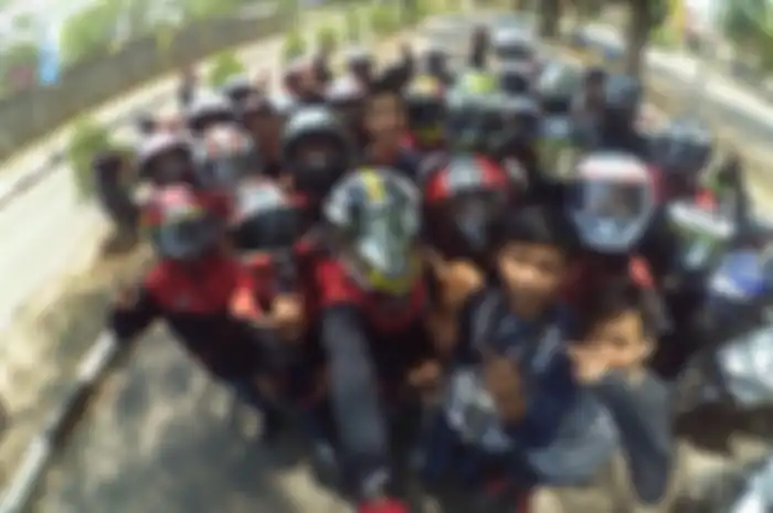  Komunitas &amp;quot;Kuningan Motovlog&amp;quot;.