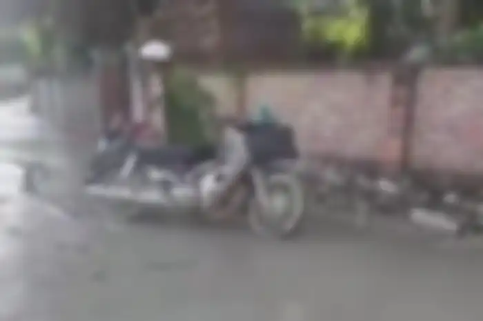 Pengendara motor koplak, ditegur malah tantang berkelahi.