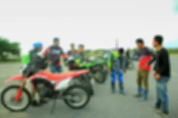 Membahas Honda CRF150L dari sudut pandang pengguna Kawasaki KLX150