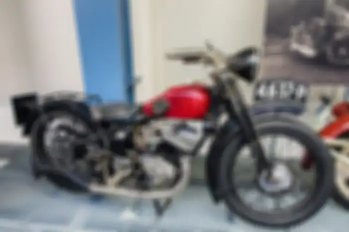 Motor Satan 540 utuh yang dipajang di Praha