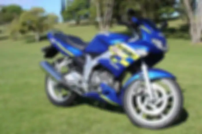 Suzuki FXR 150 