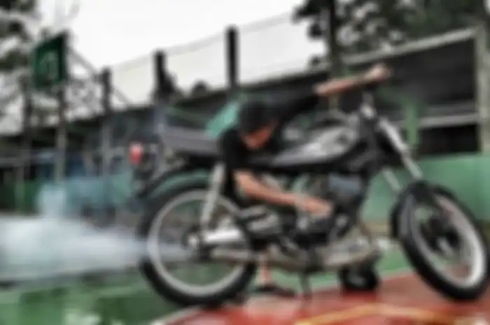 Ilustrasi motor bermesin 2 tak