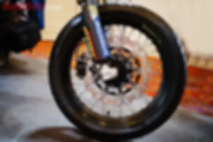 Honda CRF150L berkonsep supermoto ala AHM