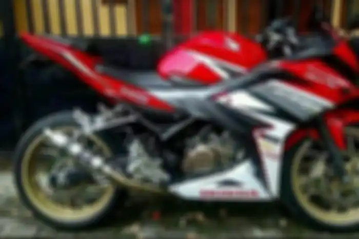 Honda CBR 150.