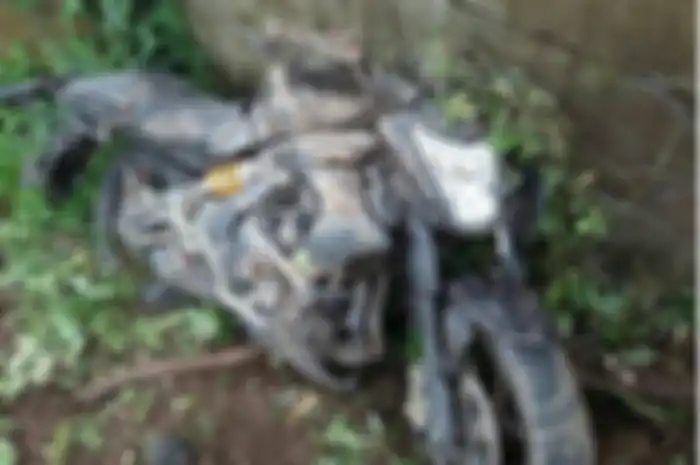 Kondisi moge Kawasaki Ninja ER6N paska terjun dari jurang