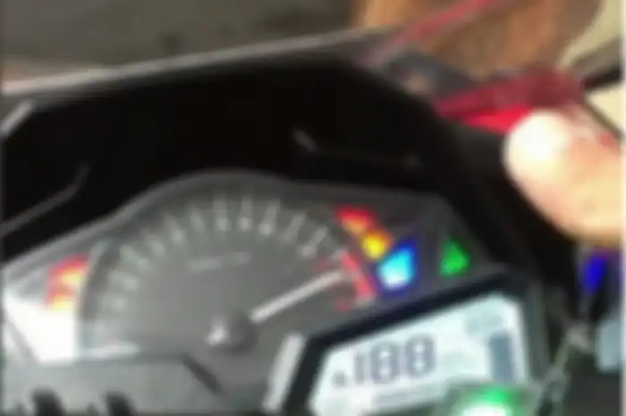 Tempelkan sidik jari dan motor pun hidup.