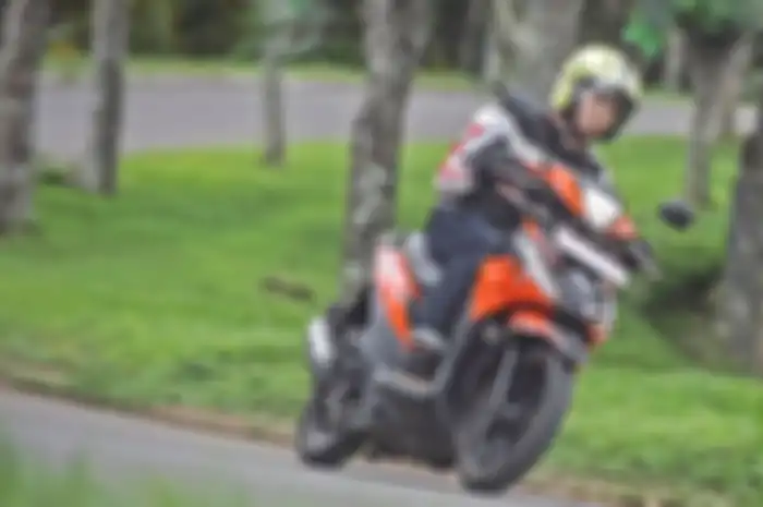 Akselerasinya biasa saja, tapi tengah atasnya, Suzuki Address Playfull ini lumayan memuaskan