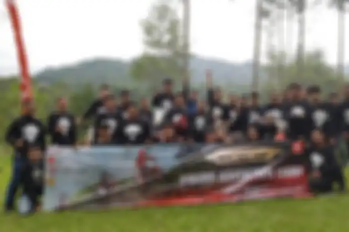 Silaturahmi antar komunitas motor Honda dengan &amp;quot;Bikers Adventure Camp&amp;quot;.