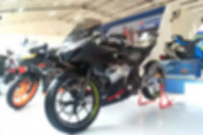 Gambar Ilustrasi motor harian dipasang ban slick,  Ini Bahayanya Pakai Ban Slick di Motor Harian