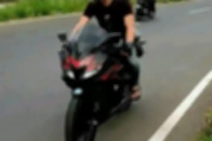 Pengendara R15 ini dibully netizen usai kalahkan Ninja 250RR.