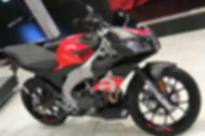 Penampakan Aprilia Tuono 150
