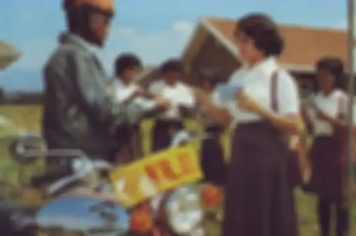 Pak pos kilat dengan Honda S90z