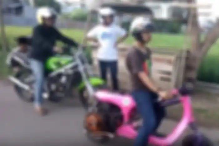 Jangan anggap remeh, Vespa culun bisa kalahkan Ninja 150.