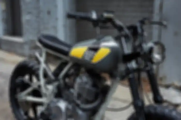 Yamaha SR500 custom street tracker dari Powder Monkees