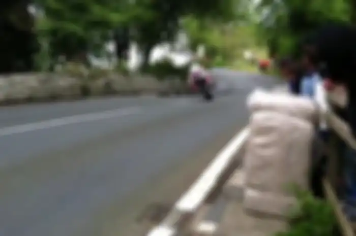 Raja cornering bikin jantung berdegup kencang.