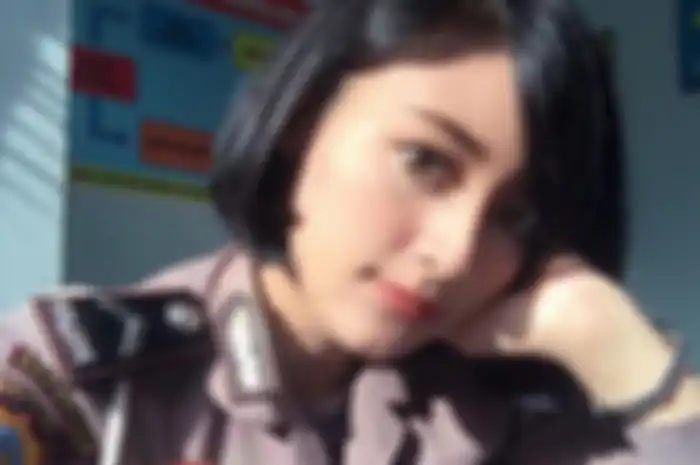 Polwan cantik Adelia Nirwanaa