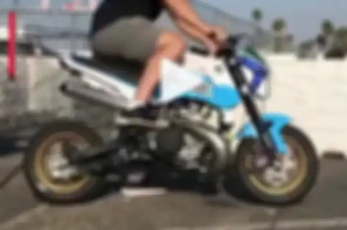 Honda Grom bermesin Yamaha YZ250